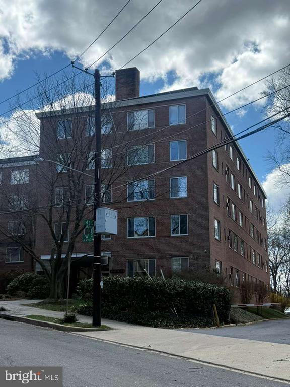 Building Photo - 4100 W St NW Unit 410