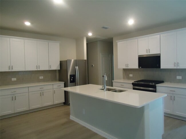 Photo - 501 Green Gables Dr