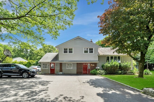 Photo - 516 Knickerbocker Rd