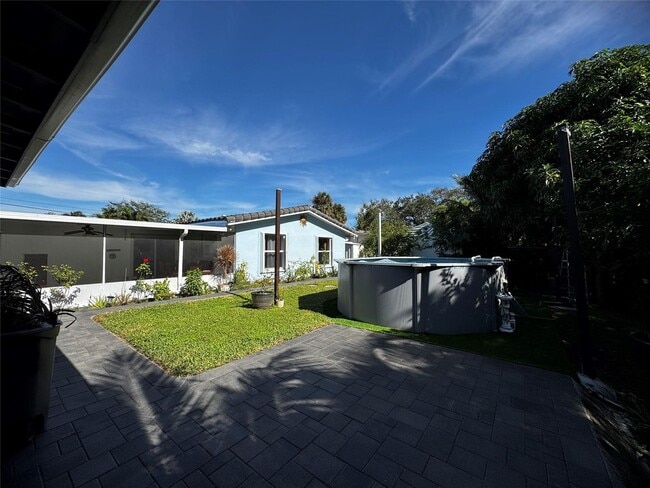 Building Photo - 4250 NW 9th Ct