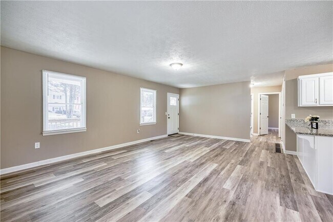 Photo - 130 Glory Ln