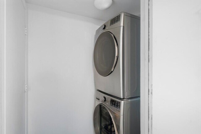 Photo - 495 Brickell Ave Unit 911