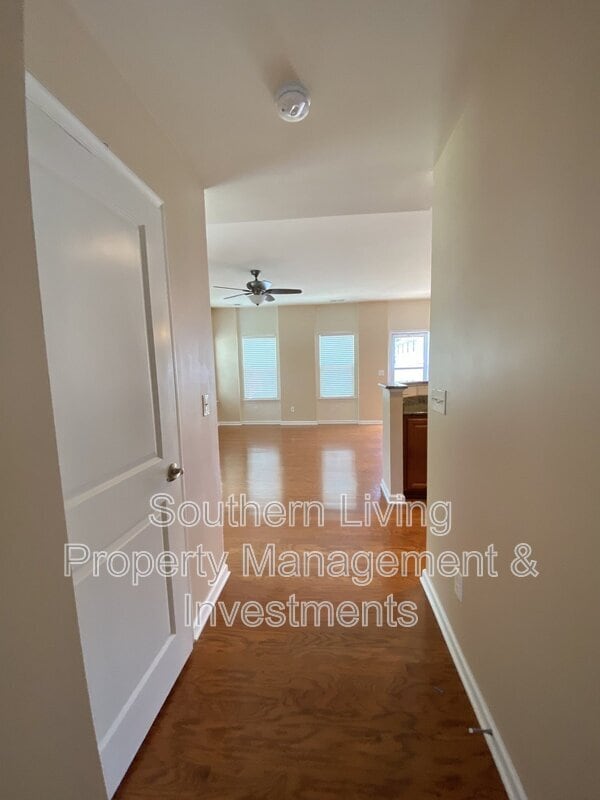Photo - 2601 Silverthorn Dr
