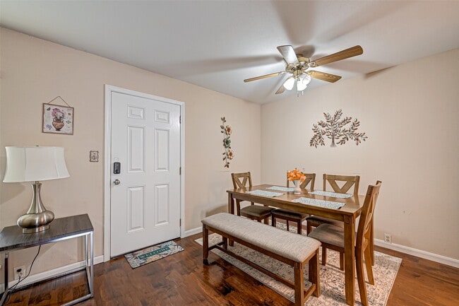 Photo - 2121 Fountain View Dr Unit 16