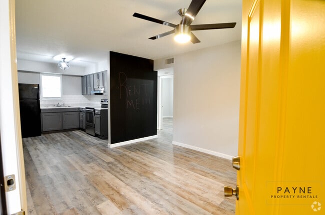 Building Photo - 4333 Rosemont Dr #B Unit B Rental