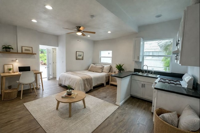 Building Photo - 555 N La Cadena Dr Unit 5