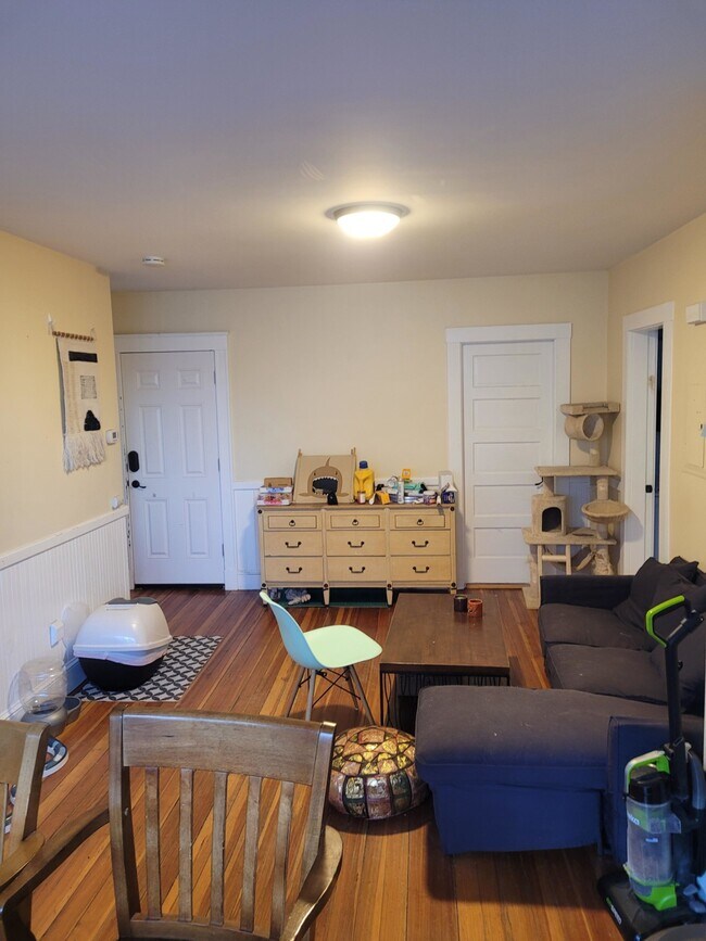 332 Beacon St Unit 2