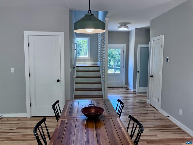 106 Buckingham Cir