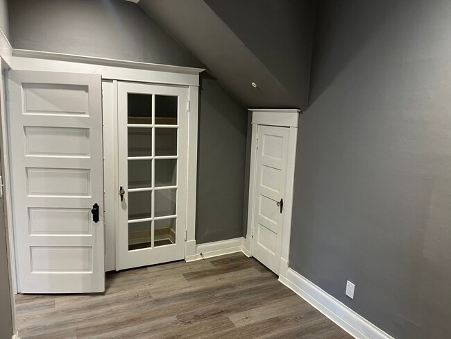 Photo - 1502 N Oakes St