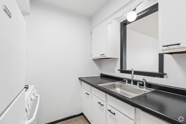 1BR, 1BA - 518SF - Kitchen