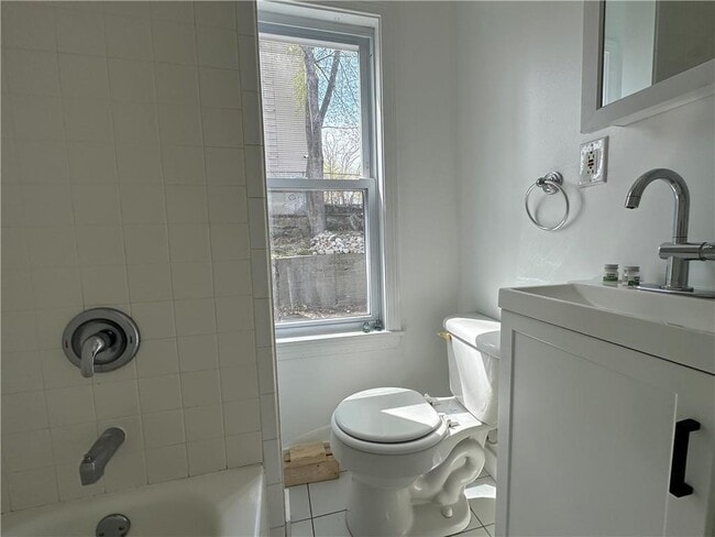 Photo - 212-212 N Main St Unidad 2R