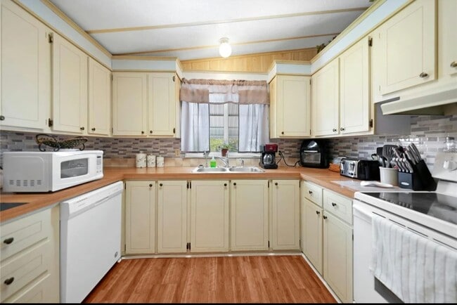 Building Photo - 11291 Grapefruit Ln Rental