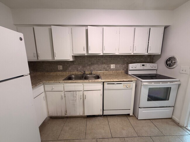 Photo - 1667 Weston Oaks Dr Unit D
