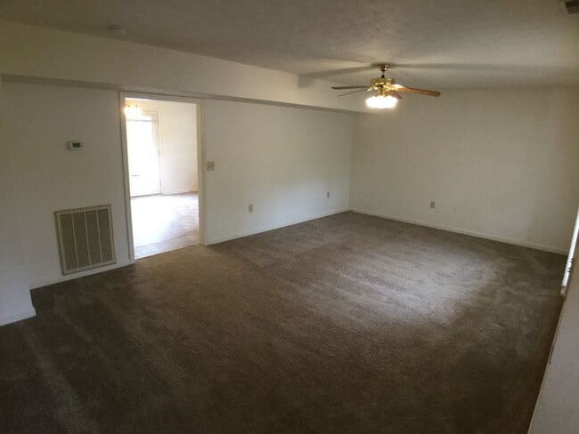 Photo - Christiansburg, 3 BR / 2 BA, Available 8/1