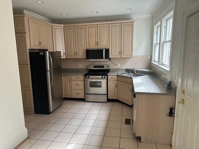 Photo - 703 Penn Ave NE