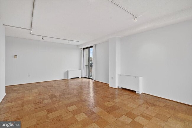 Photo - 4141 Henderson Rd Unit 1023