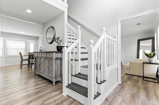 Photo - 1646 Desford Ct SW