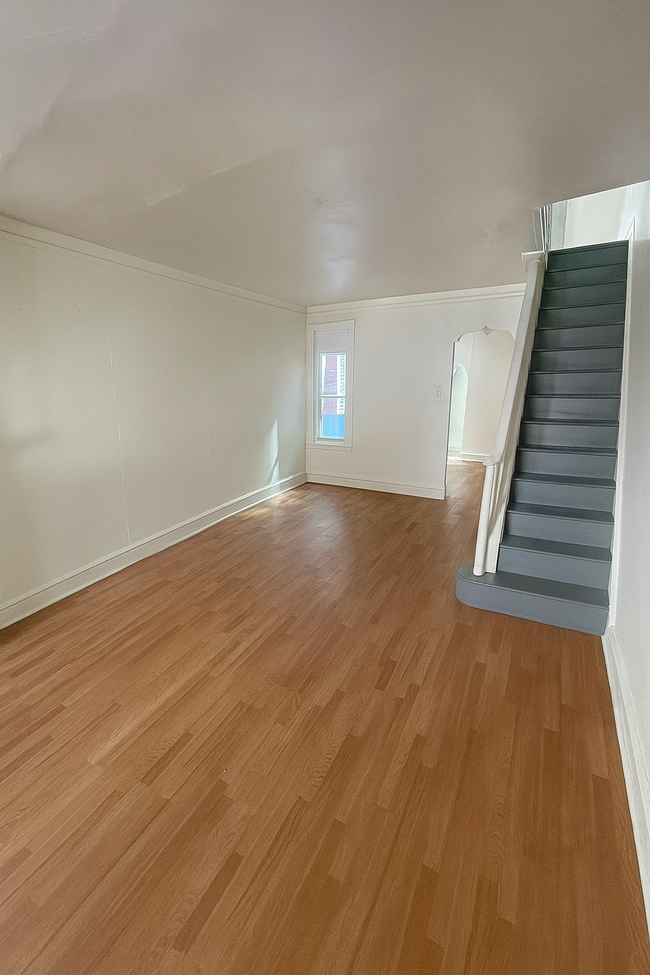 Photo - 128 W Wishart St