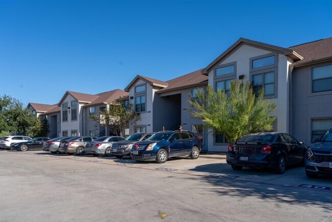 Photo - 7607 King Arthurs Ct Apartamento Unidad 305