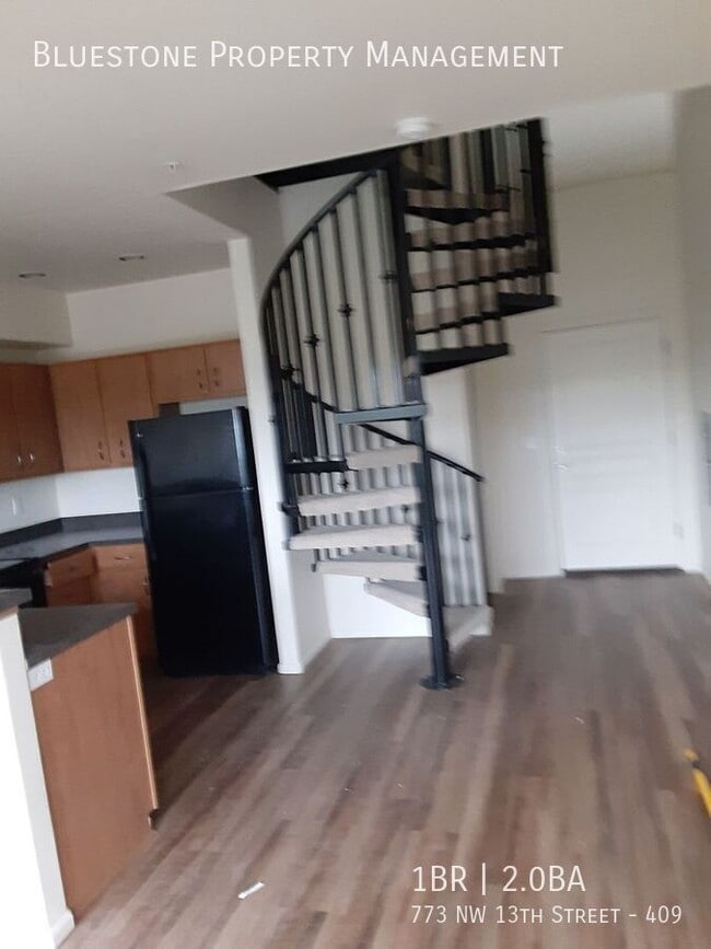 Photo - 1 Bedroom 2 Bath Two Level Loft! 1 Month F... Unit 409