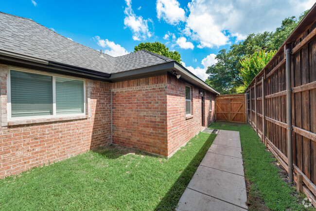 Building Photo - 6722 Hyacinth Ln Rental