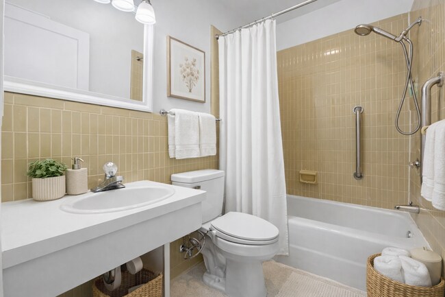 Building Photo - 1504 Hixson Pike