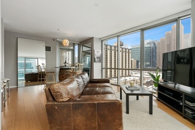 Photo - 123 S Green St Unit 706B