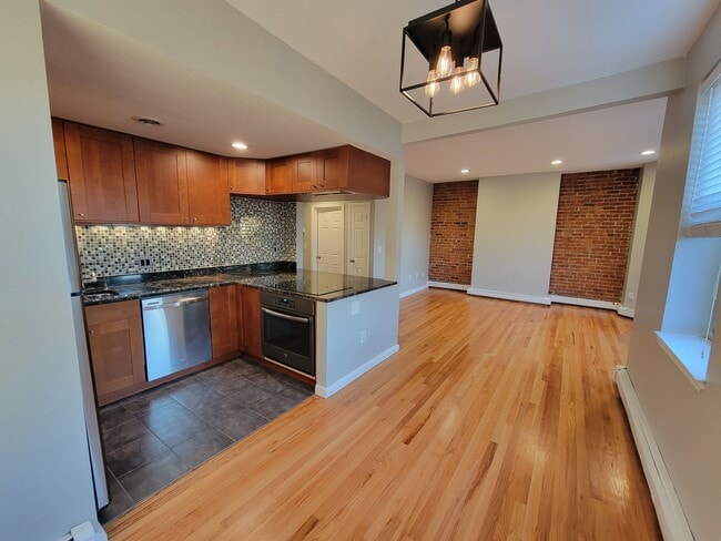 Building Photo - 390 Riverway Unit 16