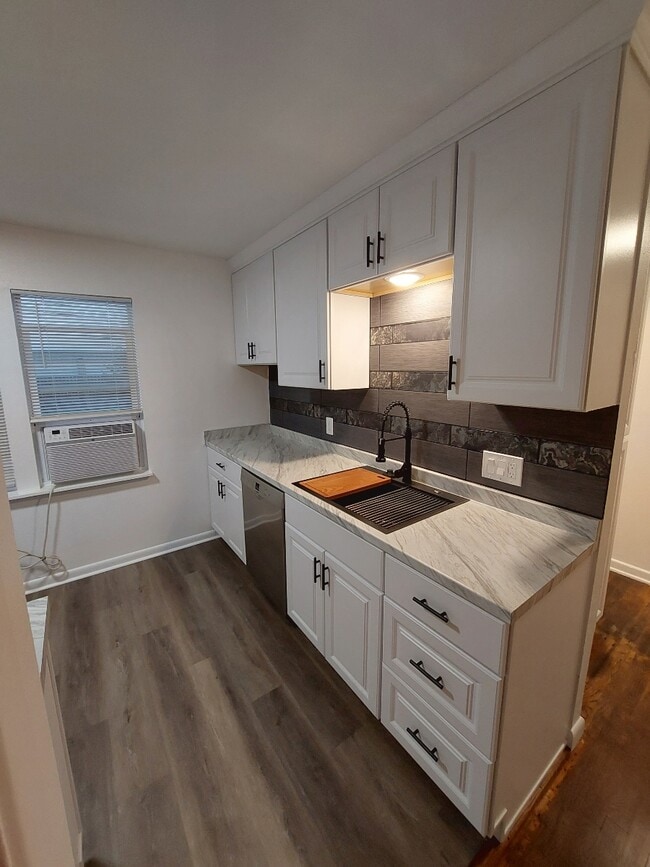 Photo - 335 Valley Dr