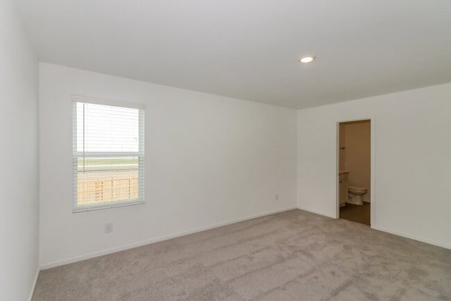 Building Photo - 16726 Old Wagon Wy