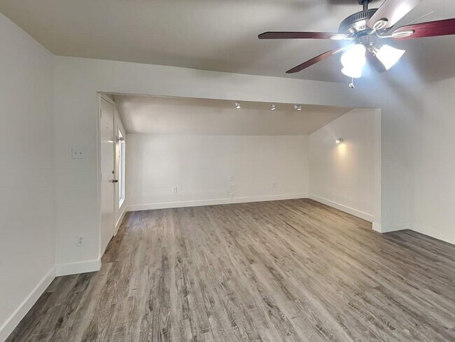 Photo - 6 Canyon Oak Pl