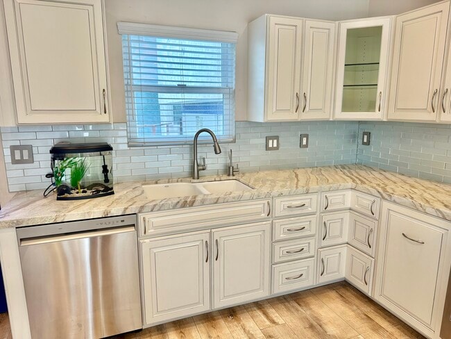 Photo - 15 Quarterdeck St