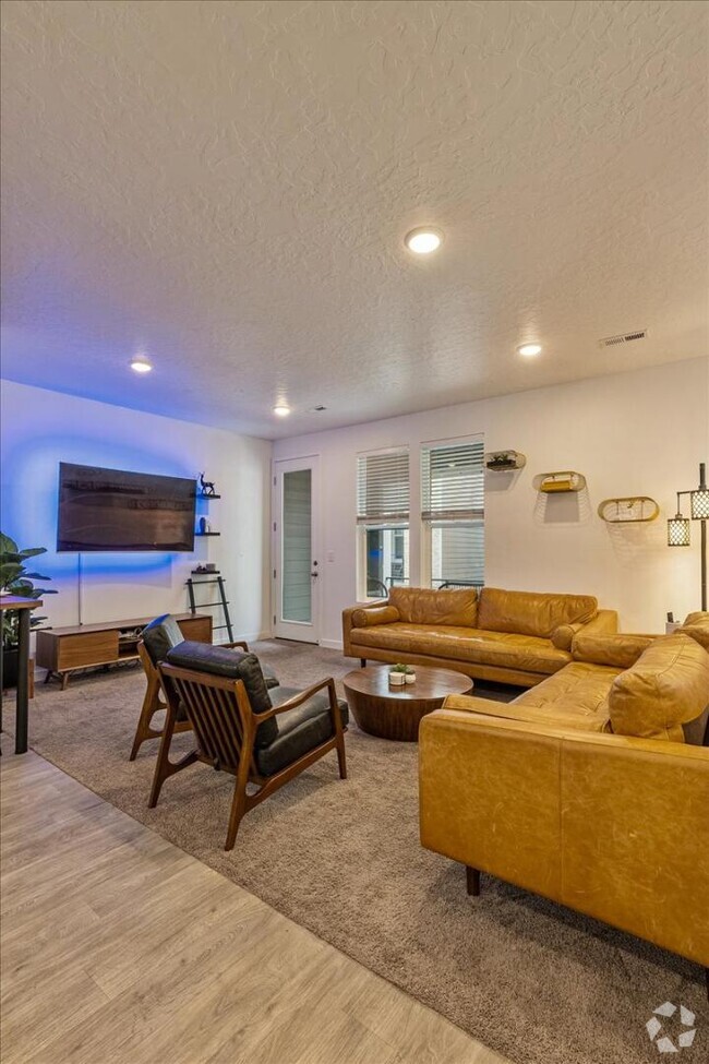 Building Photo - 623 E 460 S Rental
