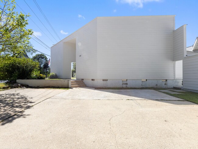 Photo - 509 E Thach Ave