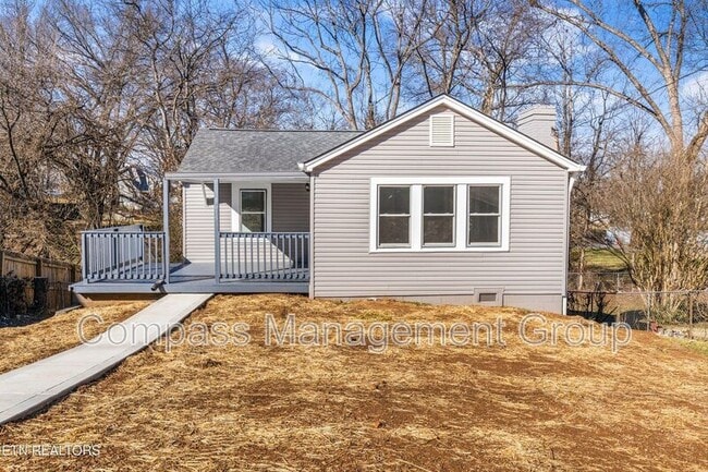 Building Photo - 3615 Lilac Ave