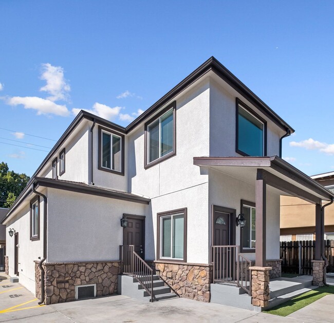 Building Photo - 7915 Milton Ave Unit B