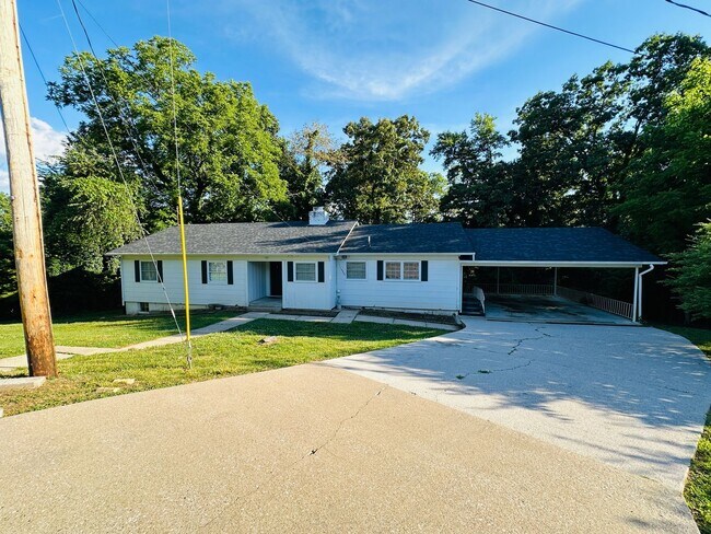 109 Norris Ln