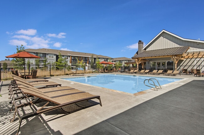 Seasons at Farmington Reserve apartments — community photo