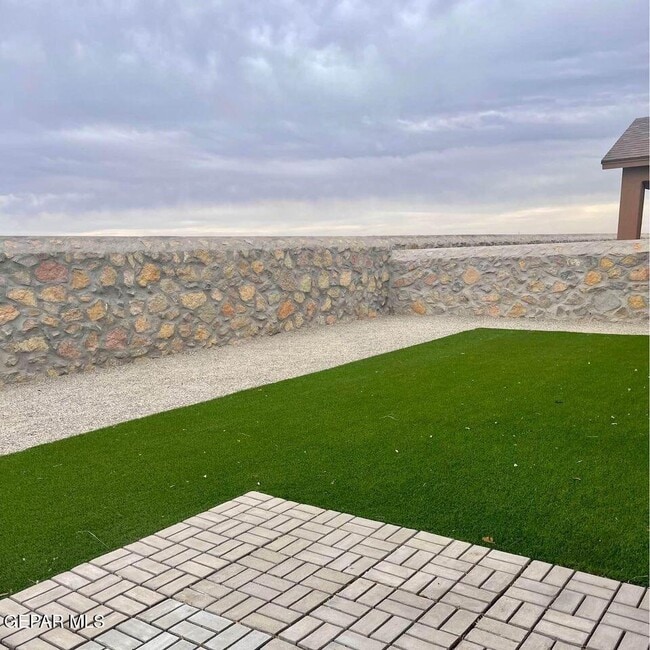 Photo - 4704 Marisabel Azcarate St