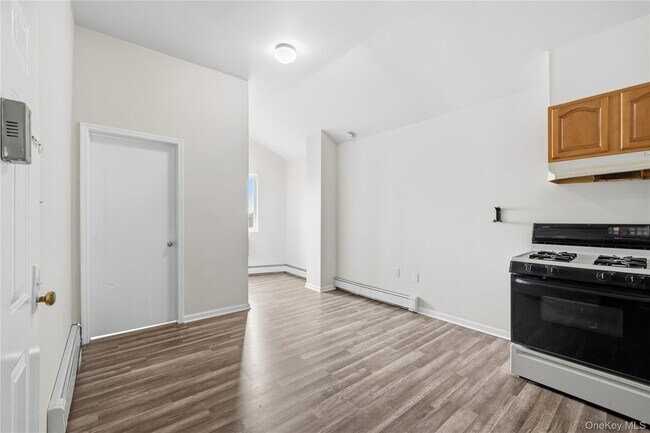 Photo - 144-07 Jamaica Ave Unit 3rd Floor