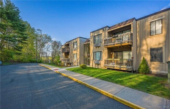 Photo - 175 Mill Pond Rd Condo Unit 424