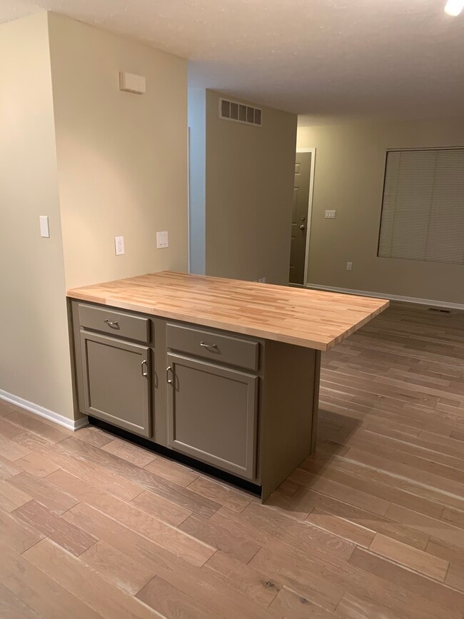 Photo - 1914 Remington Rd Unit 1912 Remington rd