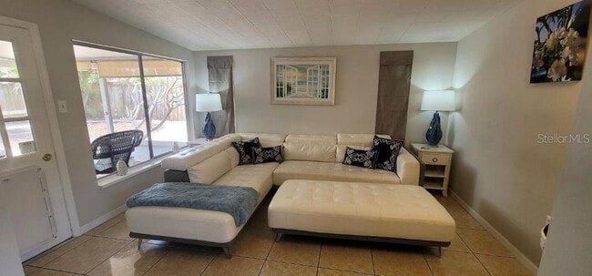 Photo - 3530 Schwalbe Dr