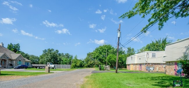 Photo - 523 Spring Dr Unit 4
