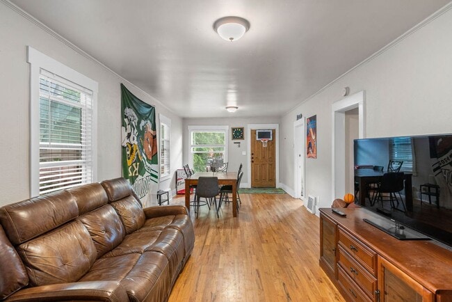 Building Photo - Students Welcome! Spacious 4 Bedroom Home Near CSU