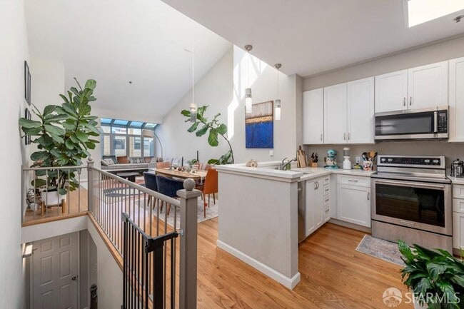 Photo - 2075 Sutter St