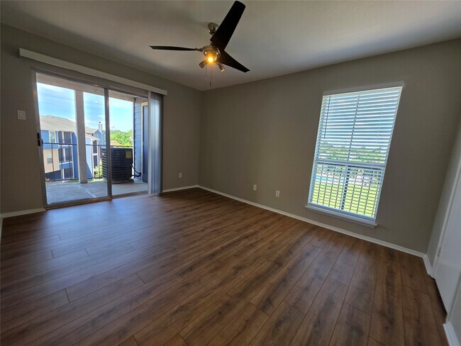 18519 Egret Bay Blvd Unidad 1714