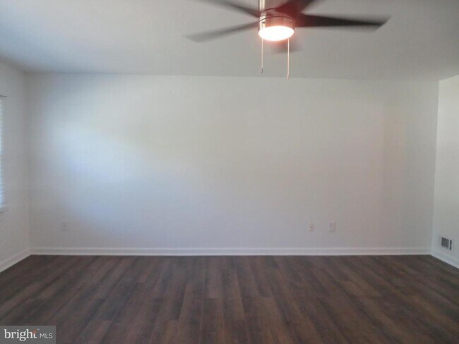 Photo - 7895 Pavilion Dr