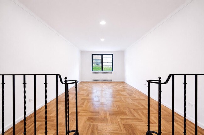 Photo - 700 Fort Washington Ave Unit 4L