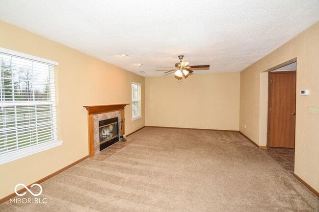 Photo - 10325 Liverpool Way